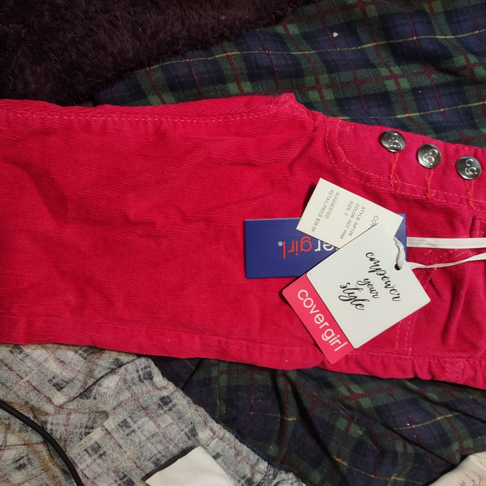 COVERGIRL Hot Pink Style Tags